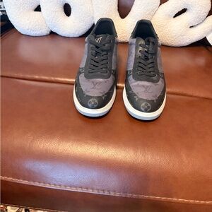 Louis Vuitton Men's Black and Gray Sneakers
